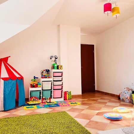 Apartman Se Zahradou 20 Minut Do Centra Prahy Ořech Dış mekan fotoğraf