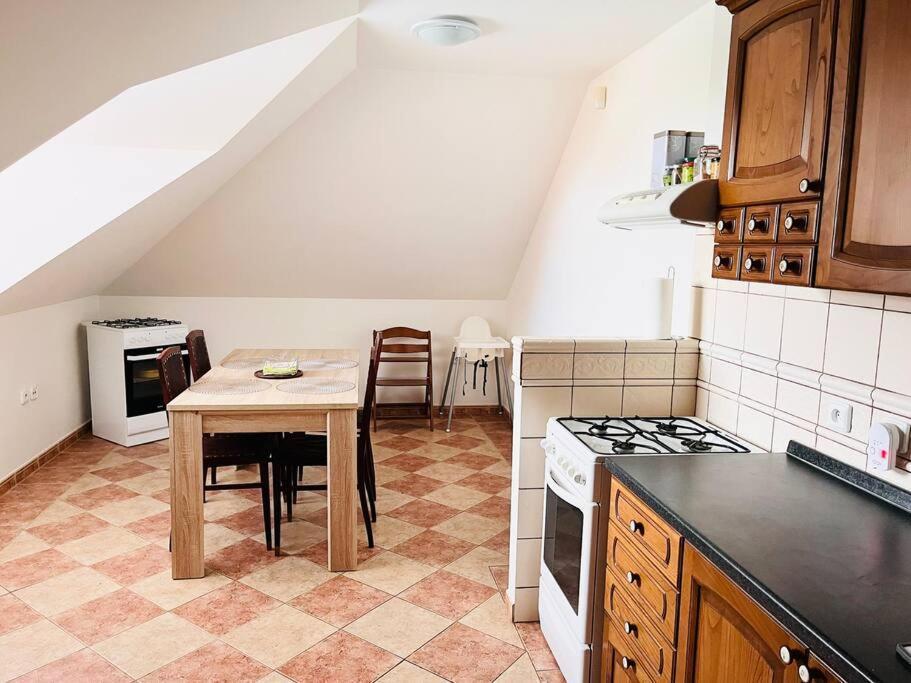 Apartman Se Zahradou 20 Minut Do Centra Prahy Ořech Dış mekan fotoğraf