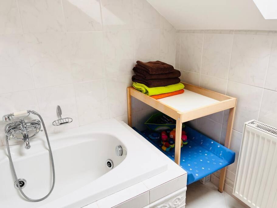 Apartman Se Zahradou 20 Minut Do Centra Prahy Ořech Dış mekan fotoğraf