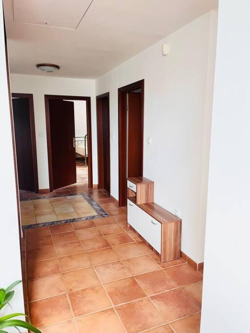 Apartman Se Zahradou 20 Minut Do Centra Prahy Ořech Dış mekan fotoğraf